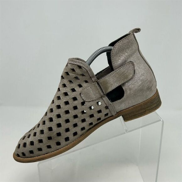 Musse & Cloud Light Gray Silver Perforated Leather Ankle Booties Size 40 (US 9) - Picture 3 of 14